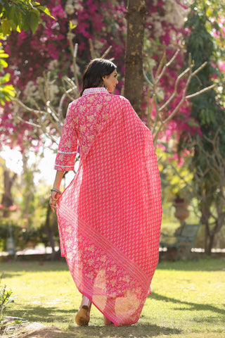 Varanga Women Pink V Neck Crochet Lace Detailed Kurta With Printed Bottom And Dupatta