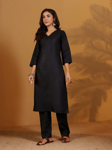 Varanga Women V Neck Kurta With Trouser And Printed Dupatta