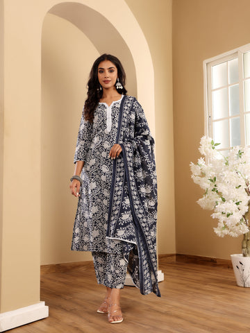 Varanga Women Ethnic Floral Printed Kurta With Trouser & Dupatta