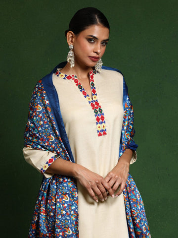 Varanga Women Mandarin collar Kurta with Trouser and Printed Dupatta