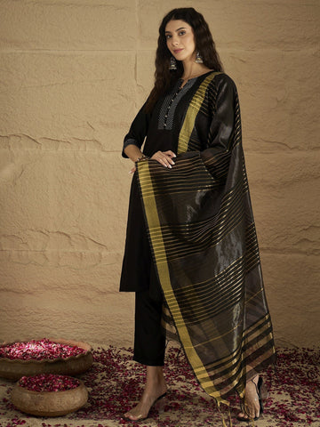 Varanga Women Thread Embroidered Yoke Kurta With Trouser & Jacquard Dupatta