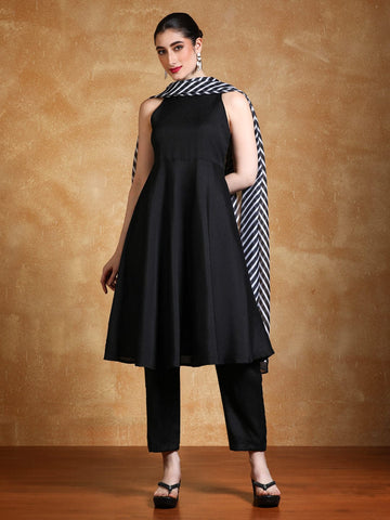 Women Regular Kurta with Trousers & With Dupatta
