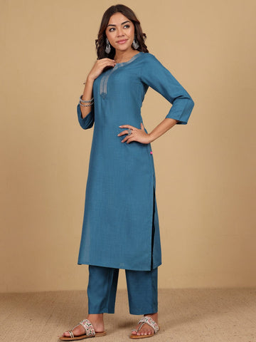 Varanga Women Thread detailed yoke Kurta and Trouser with Dupata
