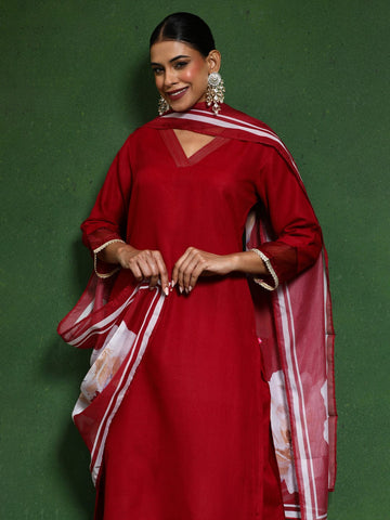 Varanga Women Thread Embroidere Yoke With Lace Detailing Kurta And Trouser With Dupata