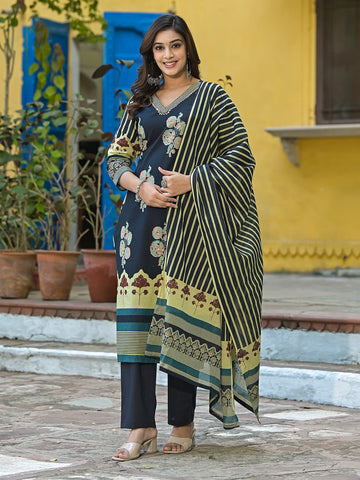 Women Varanga Blue Jaipuri Printed Kurta With Trouser & Dupatta