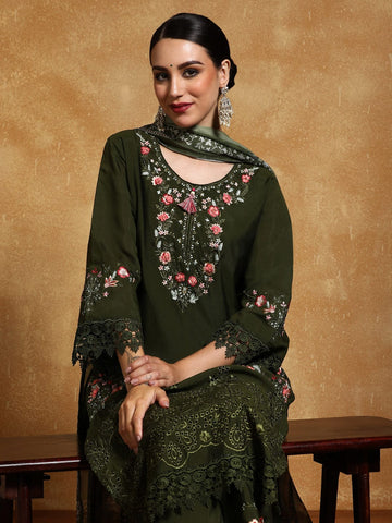 Varanga Women Floral Heavy Thread Embroidered Schffili Hem Kurta with Trouser & Dupatta