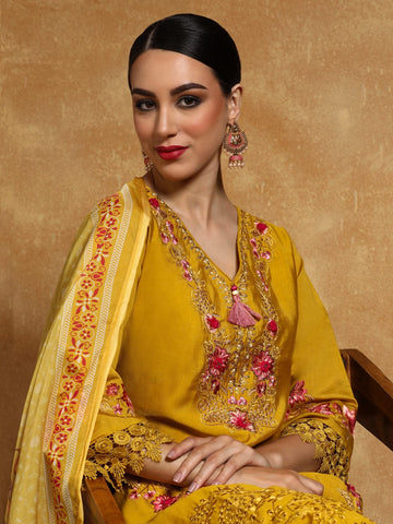 Varanga Women Floral Heavy Thread Embroidered Schffili Hem Kurta with Trouser & Dupatta