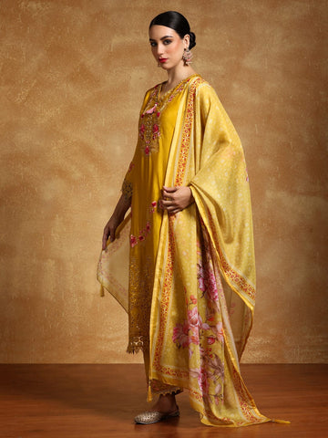 Varanga Women Floral Heavy Thread Embroidered Schffili Hem Kurta with Trouser & Dupatta