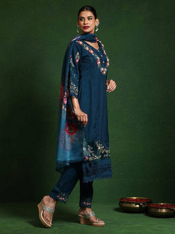 Varanga Women Floral Heavy Thread Embroidered Schffili Hem Kurta With Trouser & Dupatta