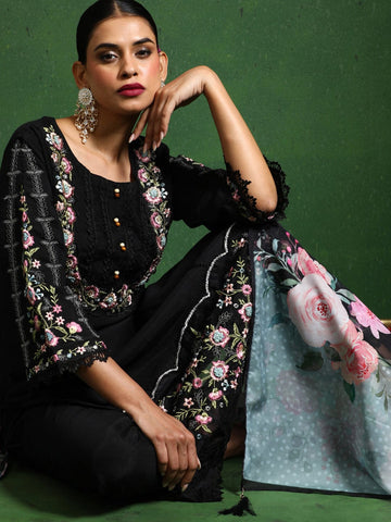 Varanga Women Floral Heavy Thread Embroidered Schffili Hem Kurta With Trouser & Dupatta