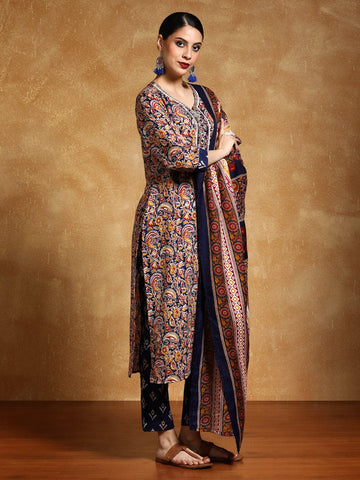 Varanga Women-Zari Detailed Ethnic Floral Printed Kurta With Trouser & Dupatta