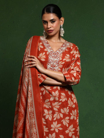 Varanga Women Floral Printed V Neck Kurta With Trouser & Dupatta