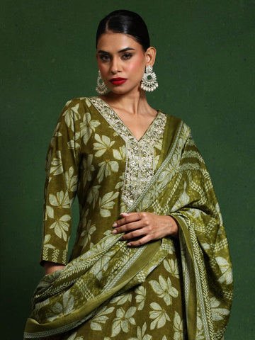 Varanga Women Floral Printed V Neck Kurta With Trouser & Dupatta