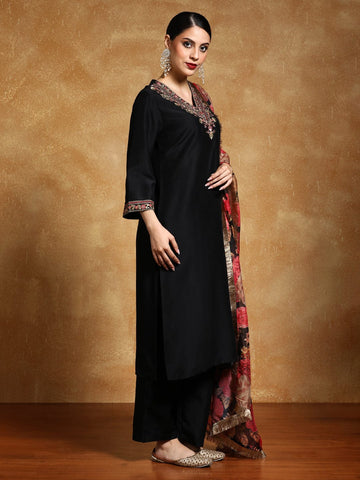 Varanga Women-Zari Embroidered Kurta With Trouser & Floral Printed Dupatta