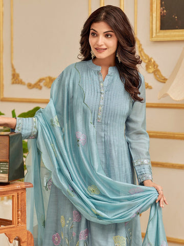 Floral Motif Thread Embroidered Pintuck Yoke Flared Kurta With Trouser & Scallop Dupatta