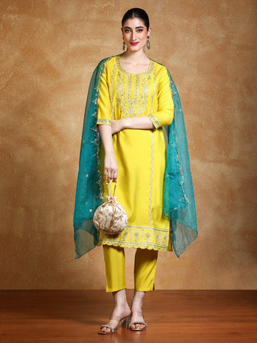 Varanga Women Zari Embroidered Kurta With Trouser & Contrast Dupatta