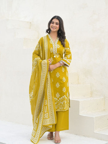 Varanga Women Mirror & Thread Embroidered Ethnic Printed Kurta with Trouser & Dupatta