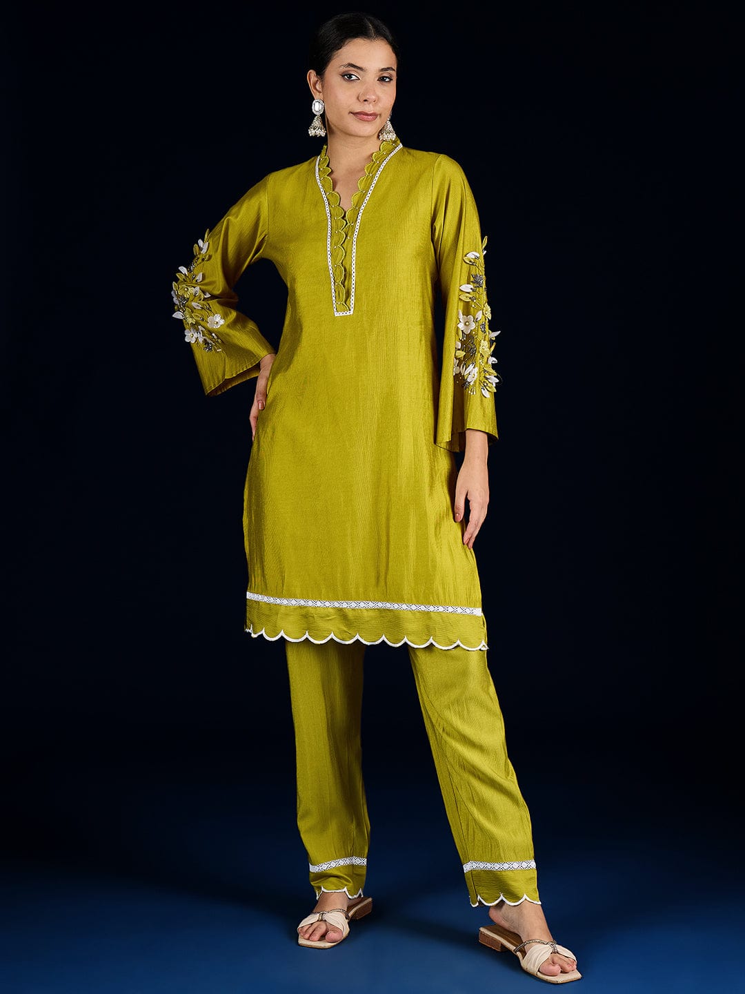 Varanga Kurta Set With 3D Work On The Sleeves Paired With Solid Trousers And Dupatta.