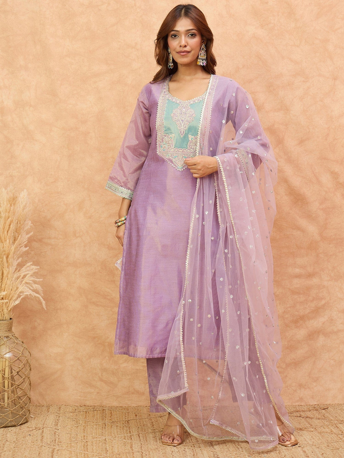 varanga Women Shimmer Kurta Set With Elegant Zari Embroidery, Paired With A Sequin-Detailed Net Dupatta.