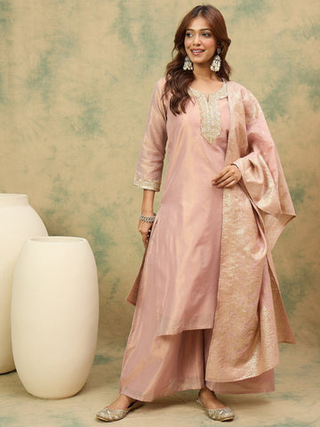 varanga Women Kurta Features A Straight Fit, Shimmering Fabric, And An Intricately Zari- Lace Yoke,Paired With Solid Divider And A Shiny Lurex Line Dupatta .