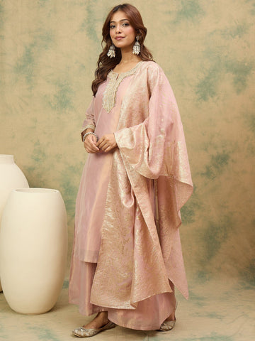 varanga Women Kurta Features A Straight Fit, Shimmering Fabric, And An Intricately Zari- Lace Yoke,Paired With Solid Divider And A Shiny Lurex Line Dupatta .