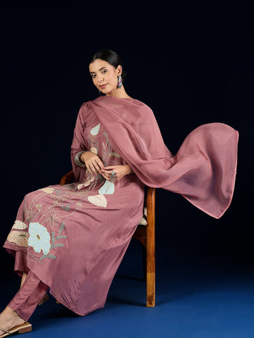 Varanga Thread-Embroidered Lavender Kurta, Solid Ankle-Length Trousers, And A Flowy Chiffon Dupatta.