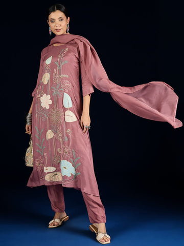 Varanga Thread-Embroidered Lavender Kurta, Solid Ankle-Length Trousers, And A Flowy Chiffon Dupatta.