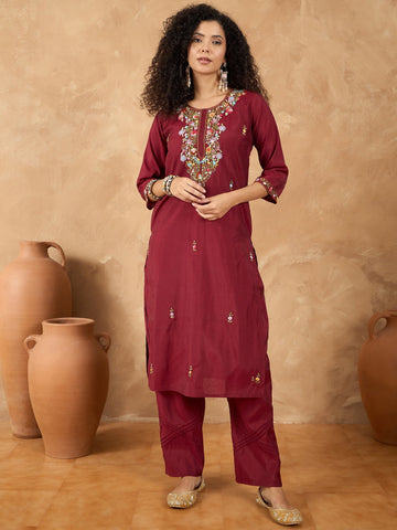 Varanga Women Kurta Embellished With Thread Embroidery, Paired With Trousers And A Dupatta Showcasing Detailed Thread Work And Finely Embroidered Scalloped Edges