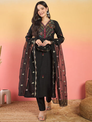 Varanga A Sophisticated Black Kurta Set Featuring Elegant Hand Embroidery, Ankle-Length Trousers, And A Embroidered Dupatta .