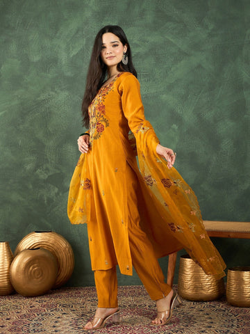 Varanga Hand-Embroidered Kurta Paired With Solid Ankle-Length Trousers And An Intricately Detailed Dupatta