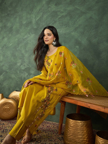 Varanga Hand-Embroidered Kurta Paired With Solid Ankle-Length Trousers And Dupatta