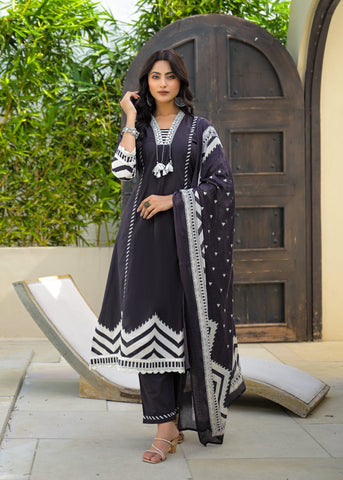 Varanga BLACK Placement Print A-Line Kurta Set. Featuring beautiful, strategically work and an elegant A-line silhouette. Enhanced with delicate thread and authentic mirror embroidery, complete with stylish tassel accents. Crafted for elegance and flair.