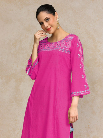 Varanga Women Pink Embellished Round Neck Straight Kurta