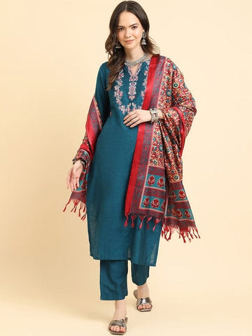 Varanga Thread Embroidered Straight Kurta Paired With Printed Dupatta And Straight Pant