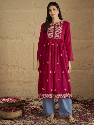 Varanga Women Thread Embroidered High Slit Kurta
