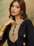 Varanga Women Floral Motif Thread Embroidered Yoke with All over Buta Kurta