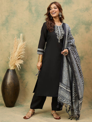Thread Embroidered Kurta With Trouser & Dupatta