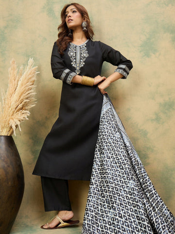 Thread Embroidered Kurta With Trouser & Dupatta