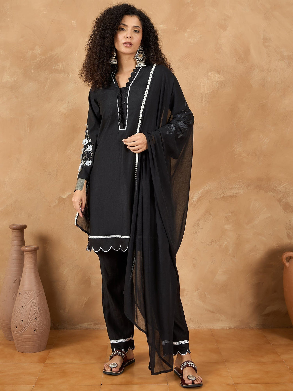 Kurta Set With 3D Work On The Sleeves Paired With Solid Trousers And Dupatta