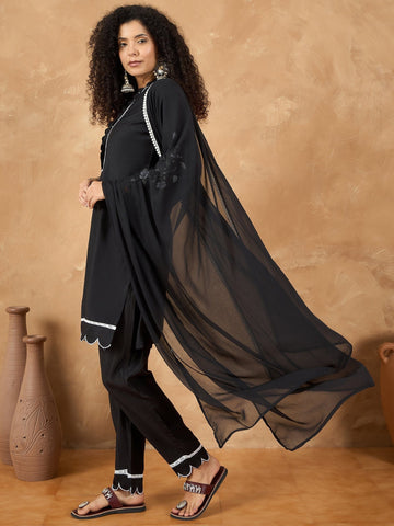Kurta Set With 3D Work On The Sleeves Paired With Solid Trousers And Dupatta