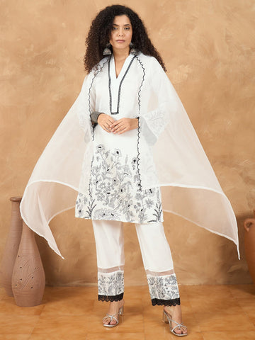 Kurta Set With Thread Embroidery Paired With Organza Panelling, Thread Work And Lace Detailed Trousers And Scallop Dupatta