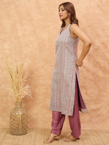 Varanga Women Mauve Woven Design Sleeveless Kurta, Paired With Solid Bottom.