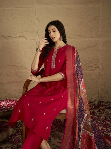 Varanga Women Pink Round Neck Embroidered Kurta Paired With Tonal Bottom & Printed Dupatta