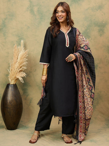 Varanga Women Regular Kurta with Trousers & with Dupatta
