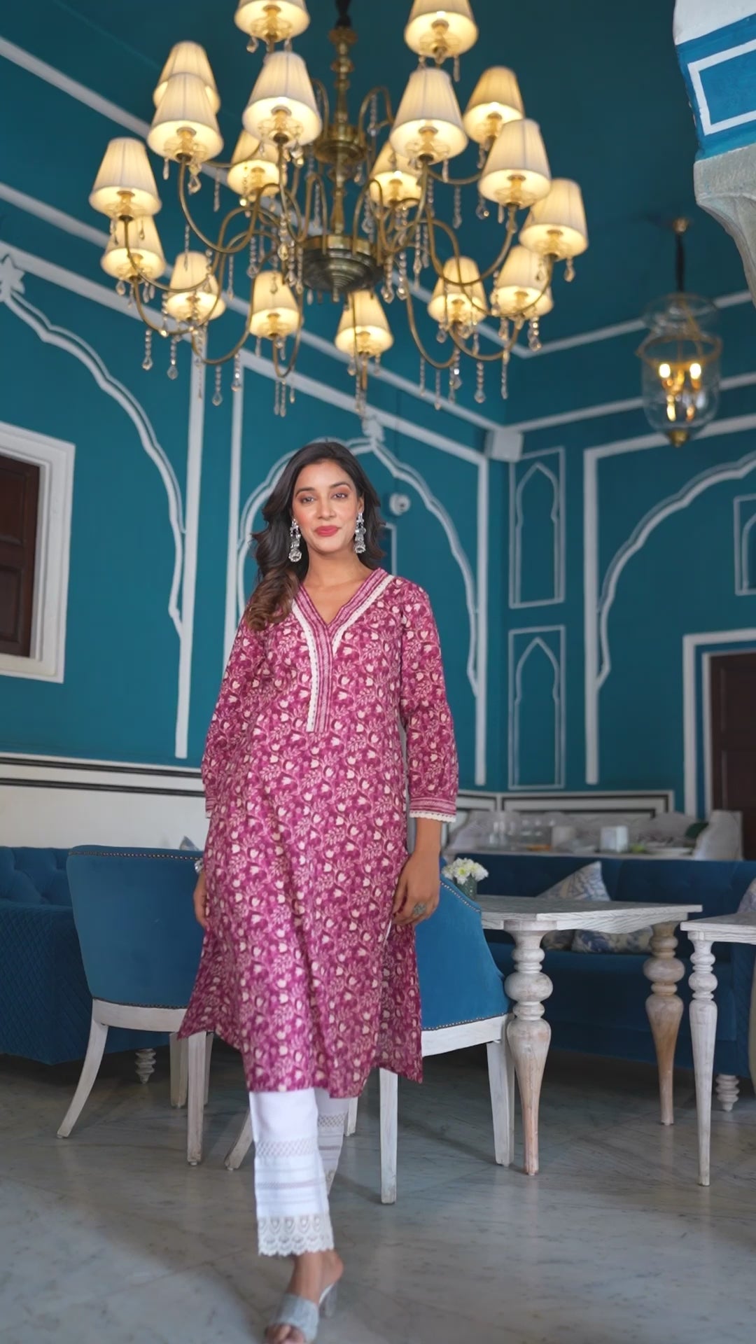 Varanga Women Magenta Floral Printed Straight Kurta
