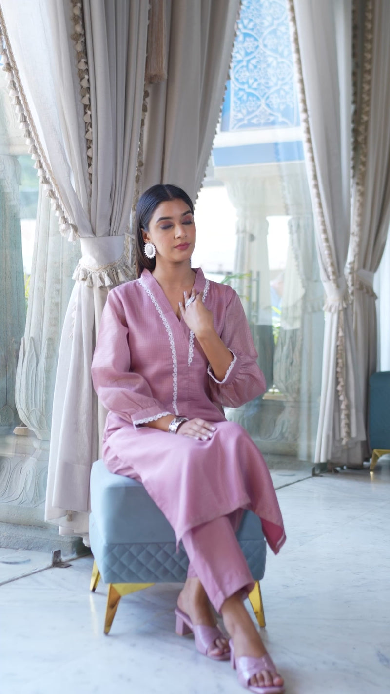 Varanga Women Mauve Kota Check V-Neck, Long Sleeve Straight Kurta, Paired With Tonal Bottom.
