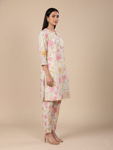 KSUT Women Off White Floral Printed Kurta With Bottom