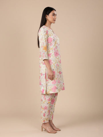 KSUT Women Off White Floral Printed Kurta With Bottom
