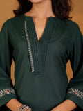 Varanga Women Green Mandarin Collar Thread Embroidered With Pleate Deatialing Kurta Paired With Bottom