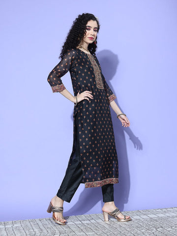 Black Floral Printed Kurta Paired With Tonal Bottom And Thread Embroidered Dupatta
